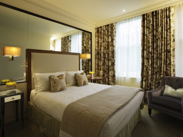 Дизайн и идеи как да обзаведем спалнята с пердета