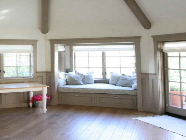 Дизайн и идеи как да обзаведем спалнята - вграден диван