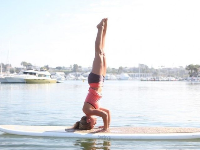 Ширшасана стойка на глава