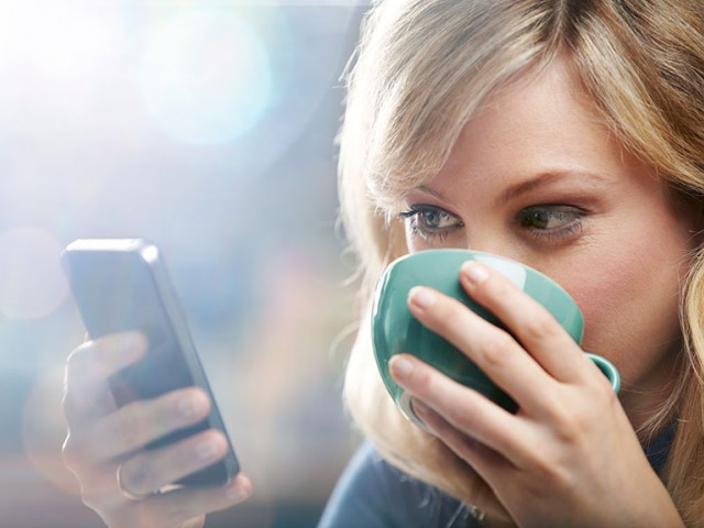 Зодия Близнаци със събуждането във фейсбук