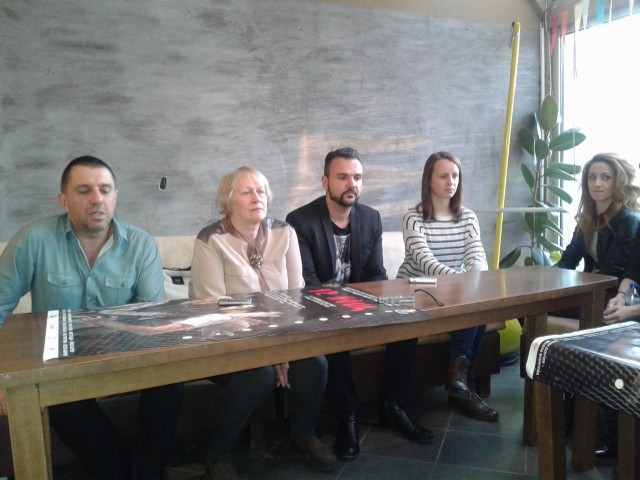 Младата режисьорка Тея Сугарева в МГТ "Зад Канала" Младата режисьорка Тея Сугарева в МГТ Зад Канала