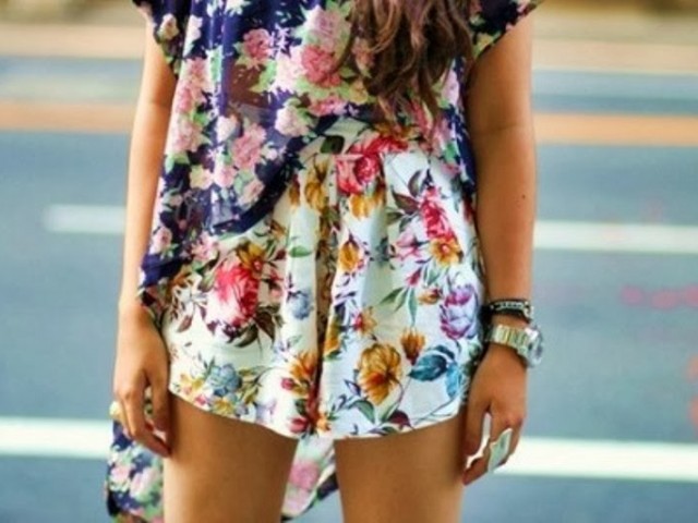 Mодата през лято 2015. Рокли и поли с флорални принтове.