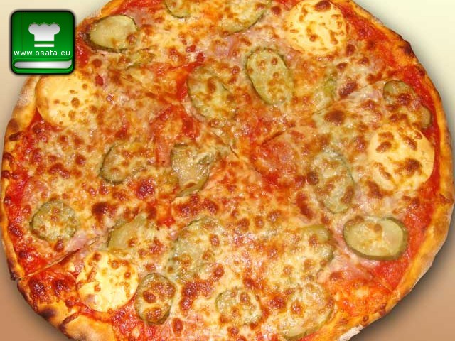 Рецепта за пица тоскана с кисели краставички и топено сирене