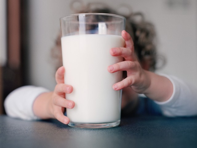 За и против употребата на прясно и кисело мляко